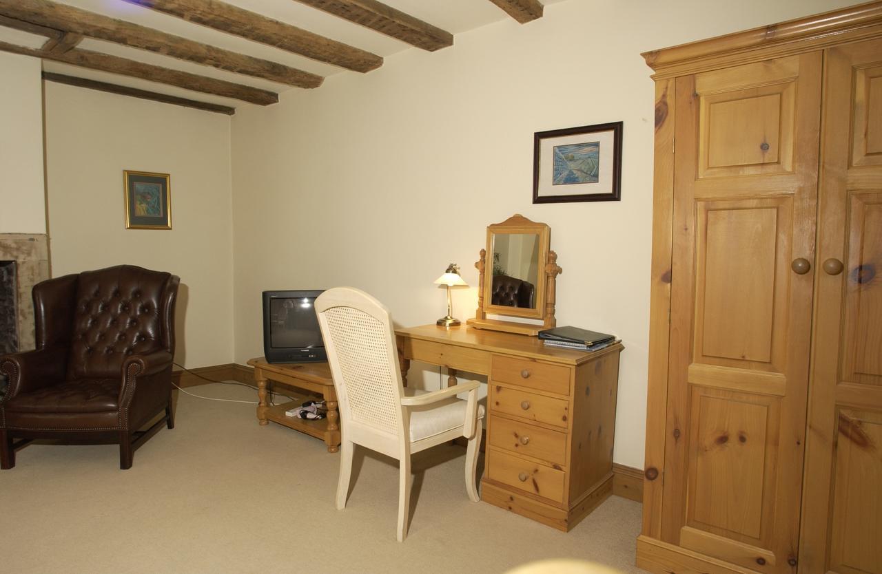 Centre Of Britain Hotel 홀트휘슬 외부 사진